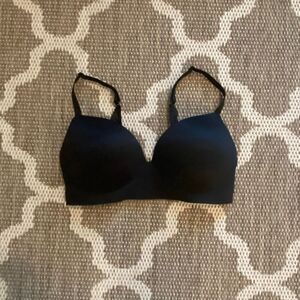 Victoria’s Secret bra incredible padded no wire bra size 34D